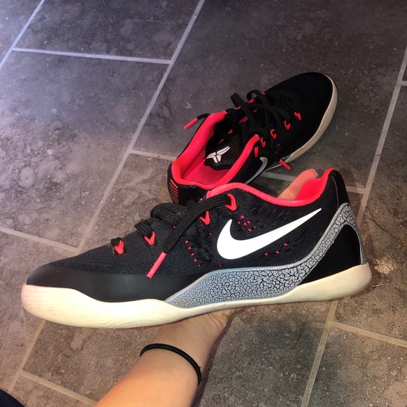 Kobe 9s Laser Crimson - Picture 3 of 7